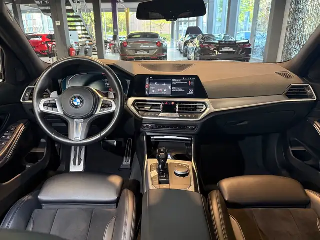 BMW 3 Series view 10