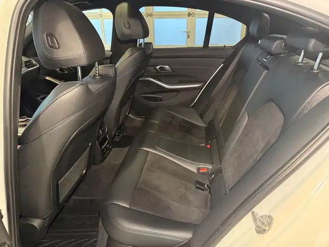 BMW 3 Series view 12