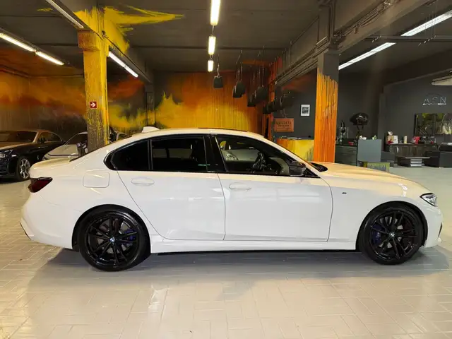 BMW 3 Series view 7