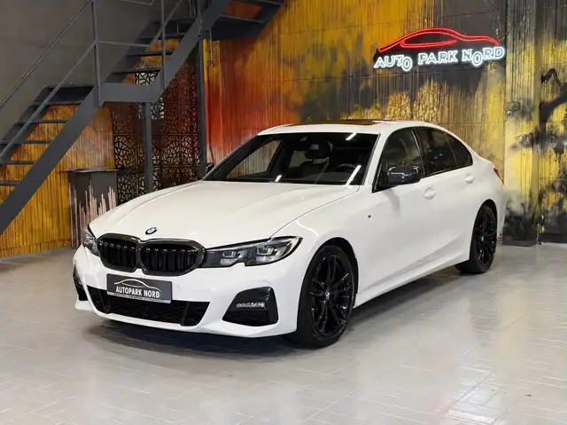BMW 3 Series view 3