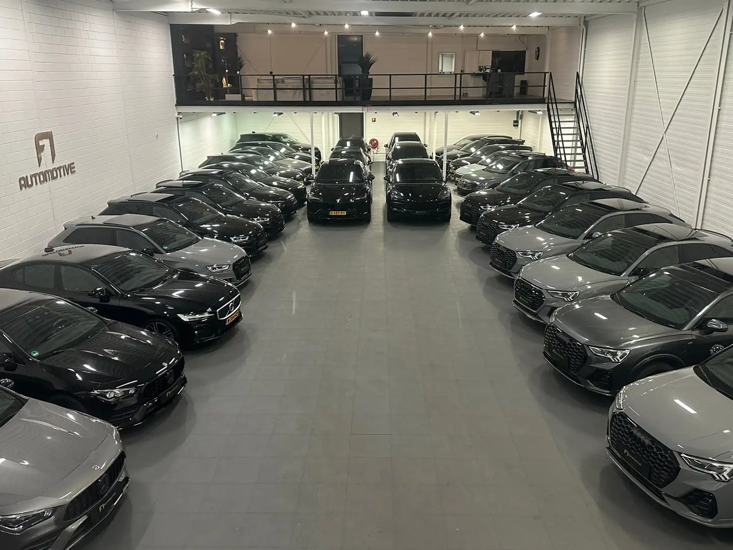 Land Rover Range Rover Sport 5.0 V8 SVR Carbon|Pano|PPF|HUD Noir - 2