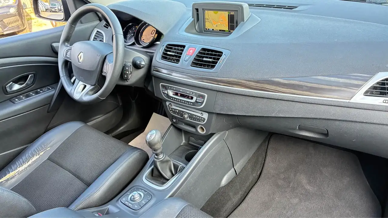 Renault Megane Grandtour — photo 12