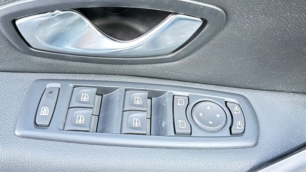 Renault Megane Grandtour — photo 19