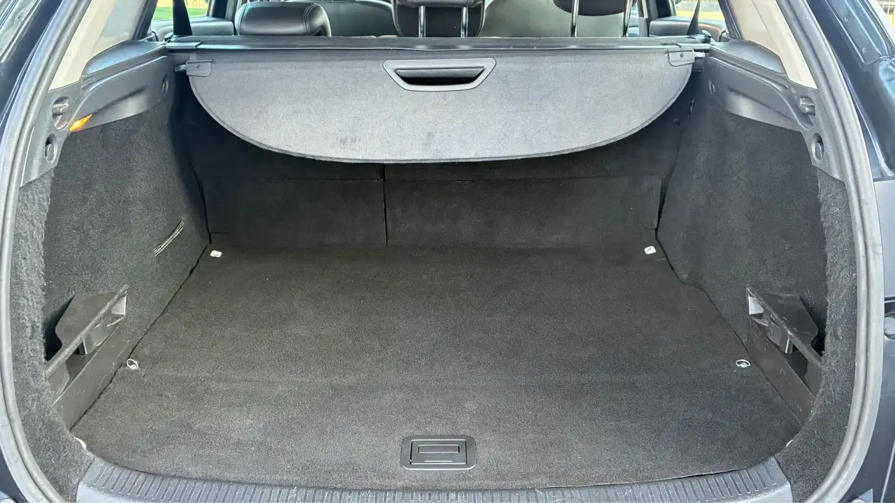 Renault Megane Grandtour — photo 17