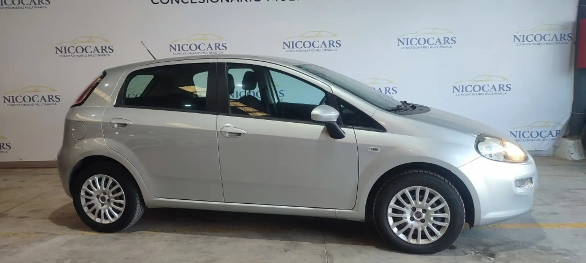 Fiat Punto 1.4 S&S Lounge Gris - 1