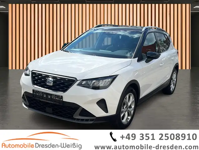 Seat Arona main image