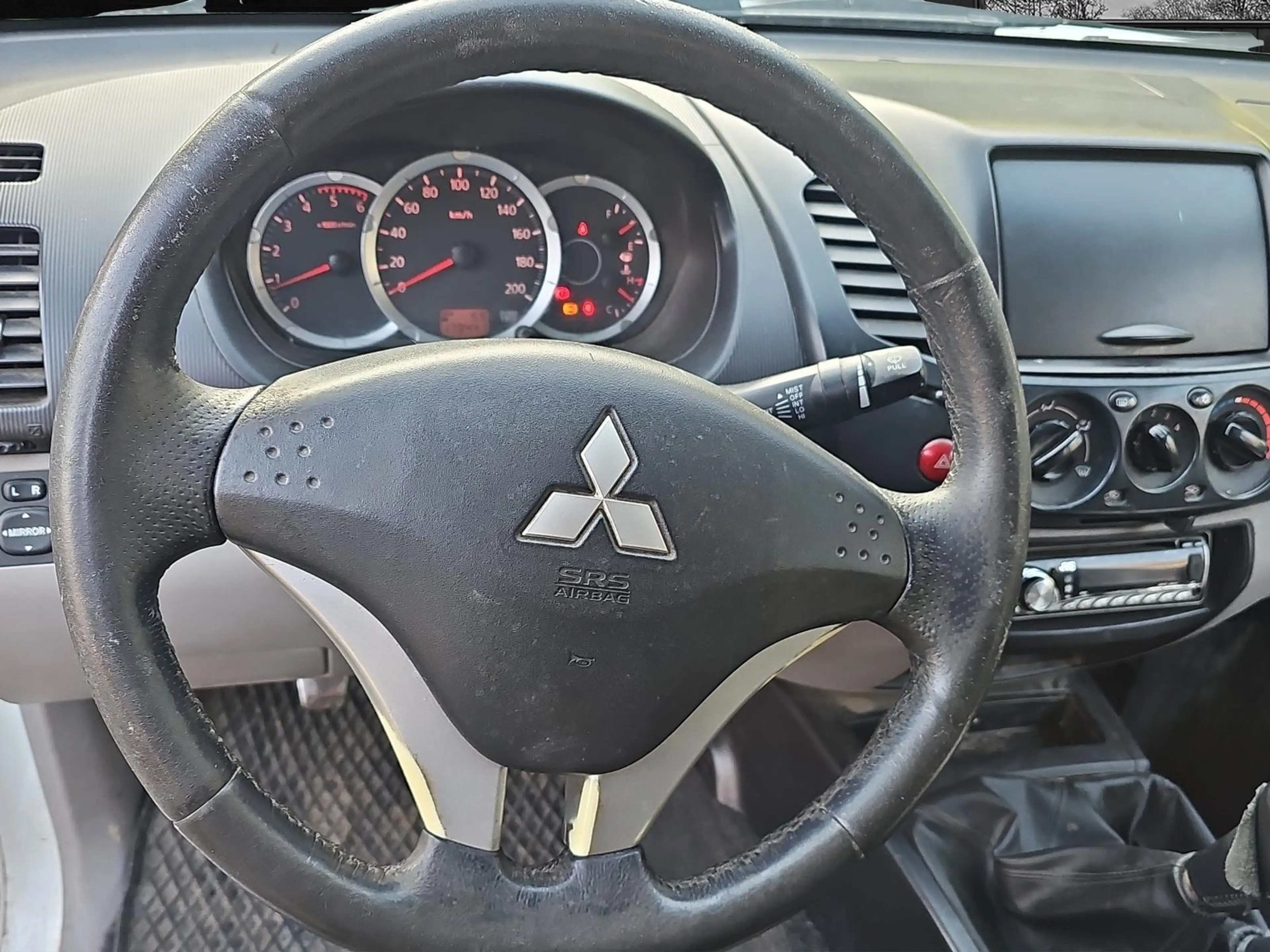 Mitsubishi L200 Invite Club Cab 4WD Kaot Hardtop AHK MwSt. Standhe — photo 8