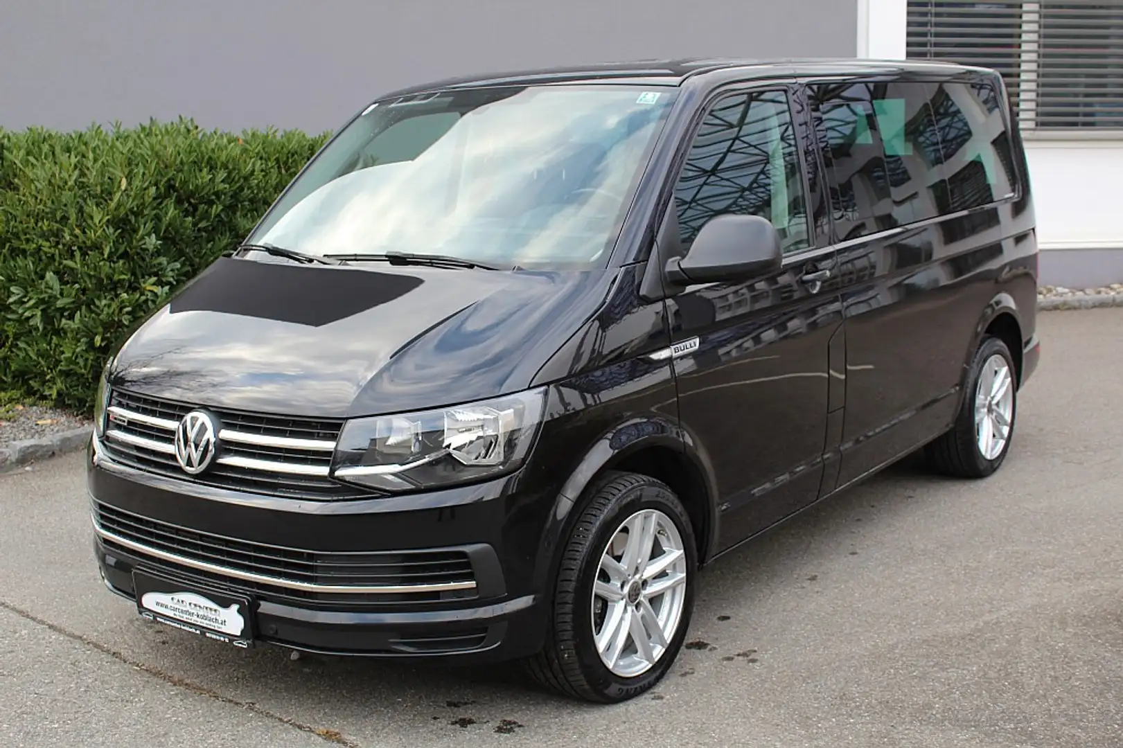 Volkswagen T6 Multivan Trendline 2,0 TDi 4Motion BMT DSG Schwarz - 1