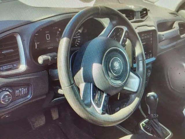 Jeep Renegade view 3