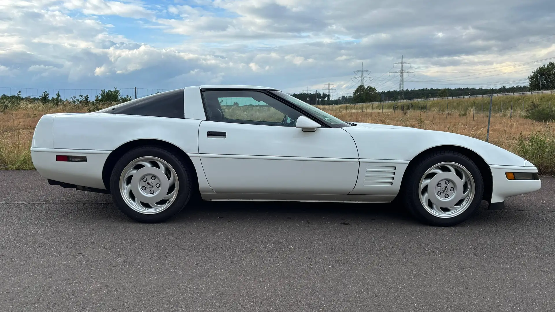 Corvette C4 LT1 300PS Handschalter H-Kennz CARFAX schwarzes Leder Weiß - 1