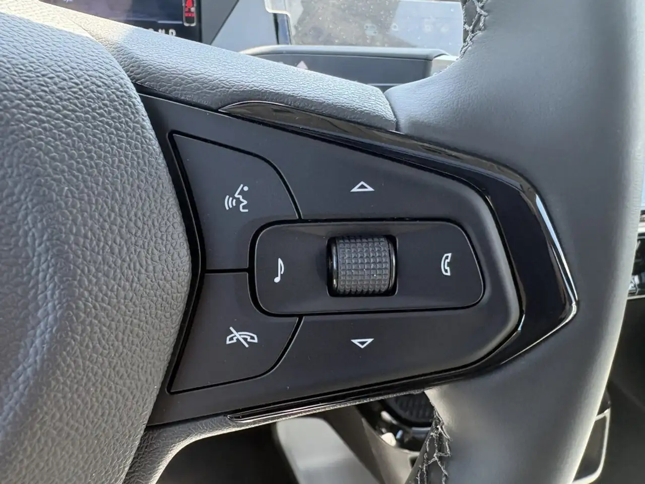 Chevrolet Bolt photo Chevrolet Bolt