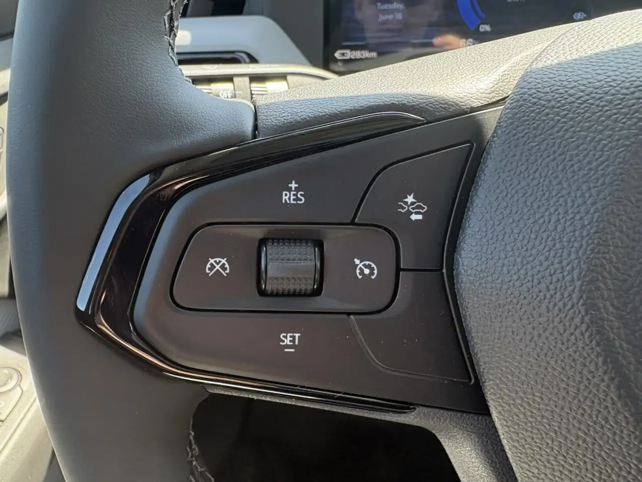 Chevrolet Bolt photo Chevrolet Bolt