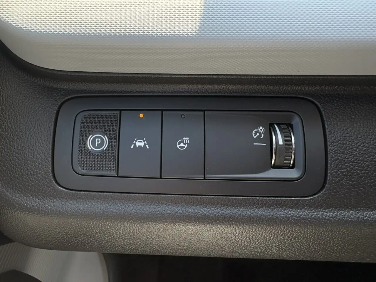 Chevrolet Bolt photo Chevrolet Bolt