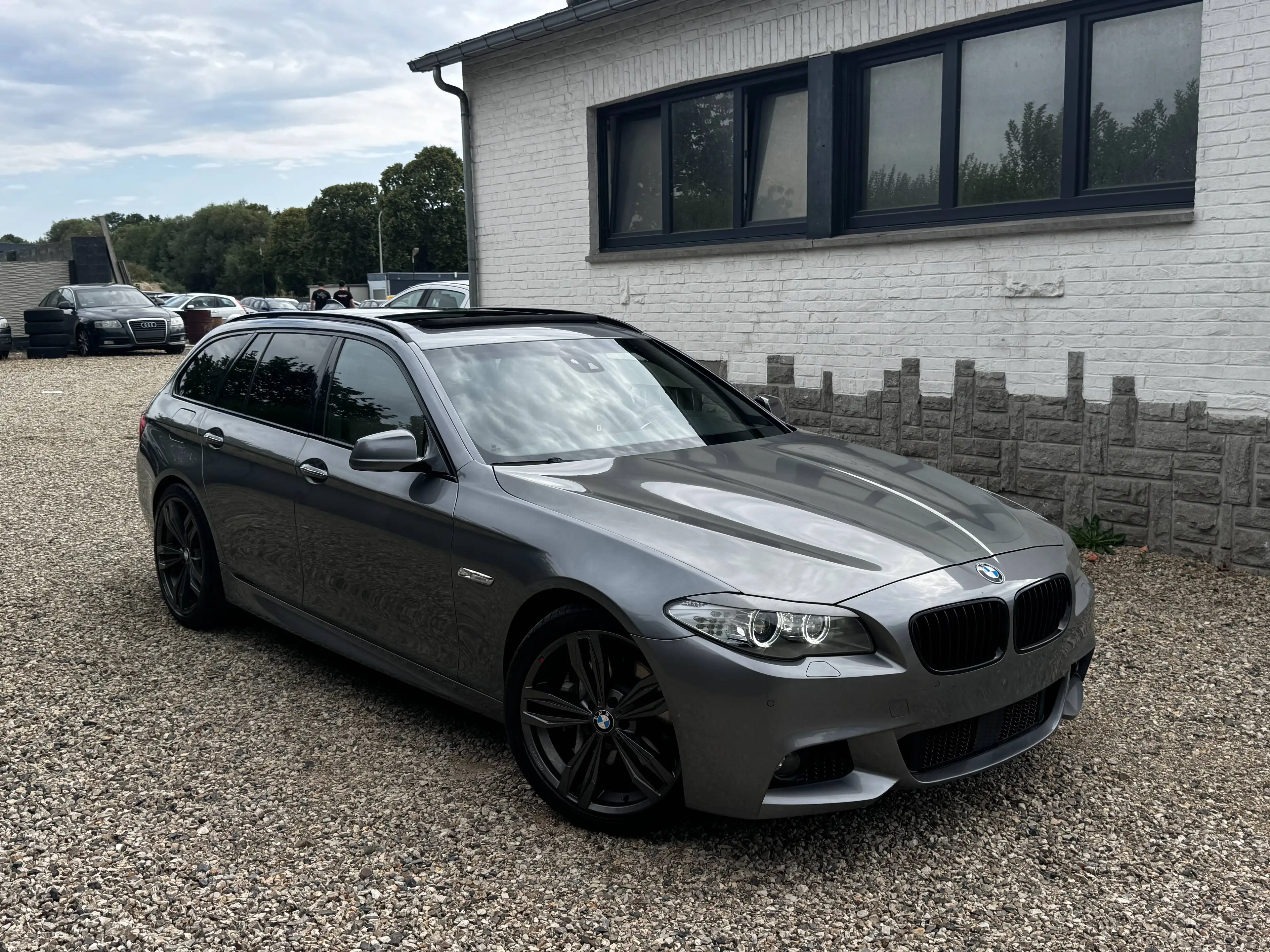 BMW 535 Touring 535dAS - FULL PACK M - PANO - NIGHTVISION - ADAPT CRUISE - CAMERA - FULL OPTIONS — photo 3