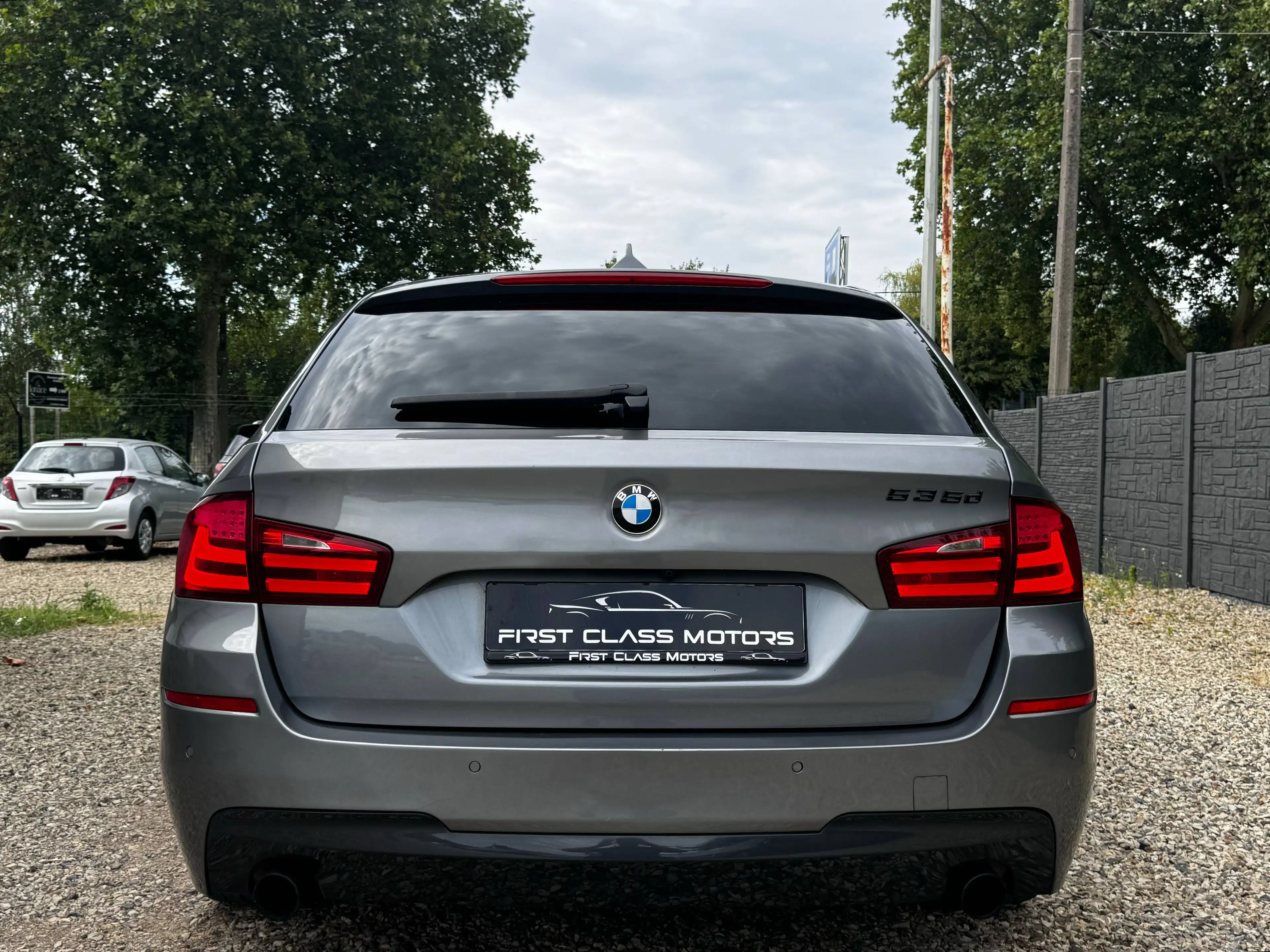 BMW 535 Touring 535dAS - FULL PACK M - PANO - NIGHTVISION - ADAPT CRUISE - CAMERA - FULL OPTIONS — photo 6