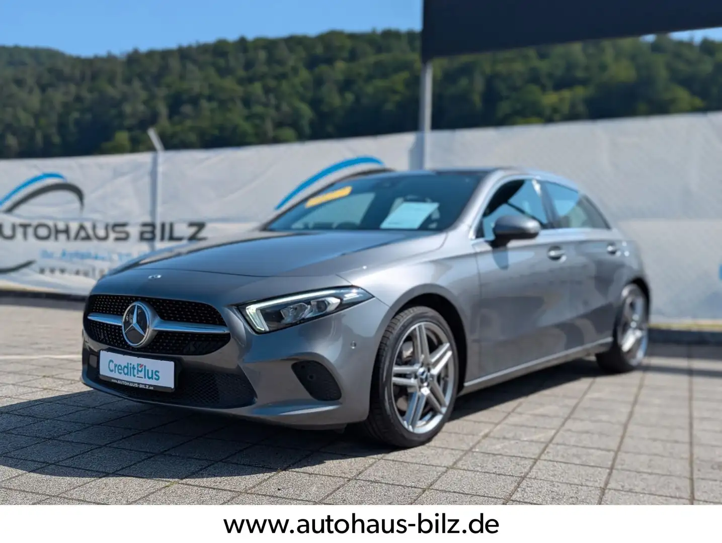 Mercedes-Benz A 220 A -Klasse*MBUX*LED*Autom.*Kamera*Navi*18" Gris - 1