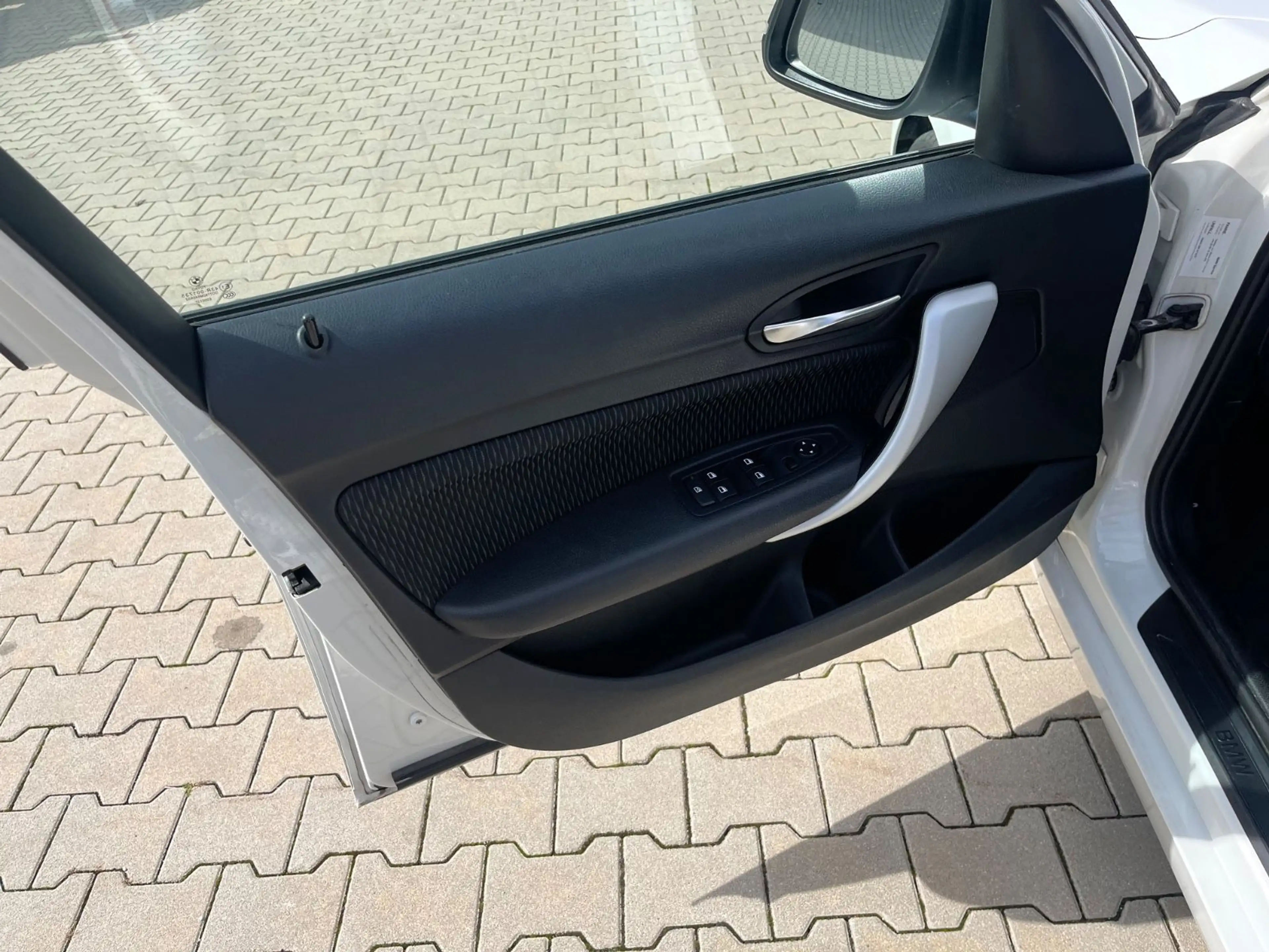 BMW 118 d Limo 5-trg. 8-fach Alu 2.Hand TOP Zustand — photo 10