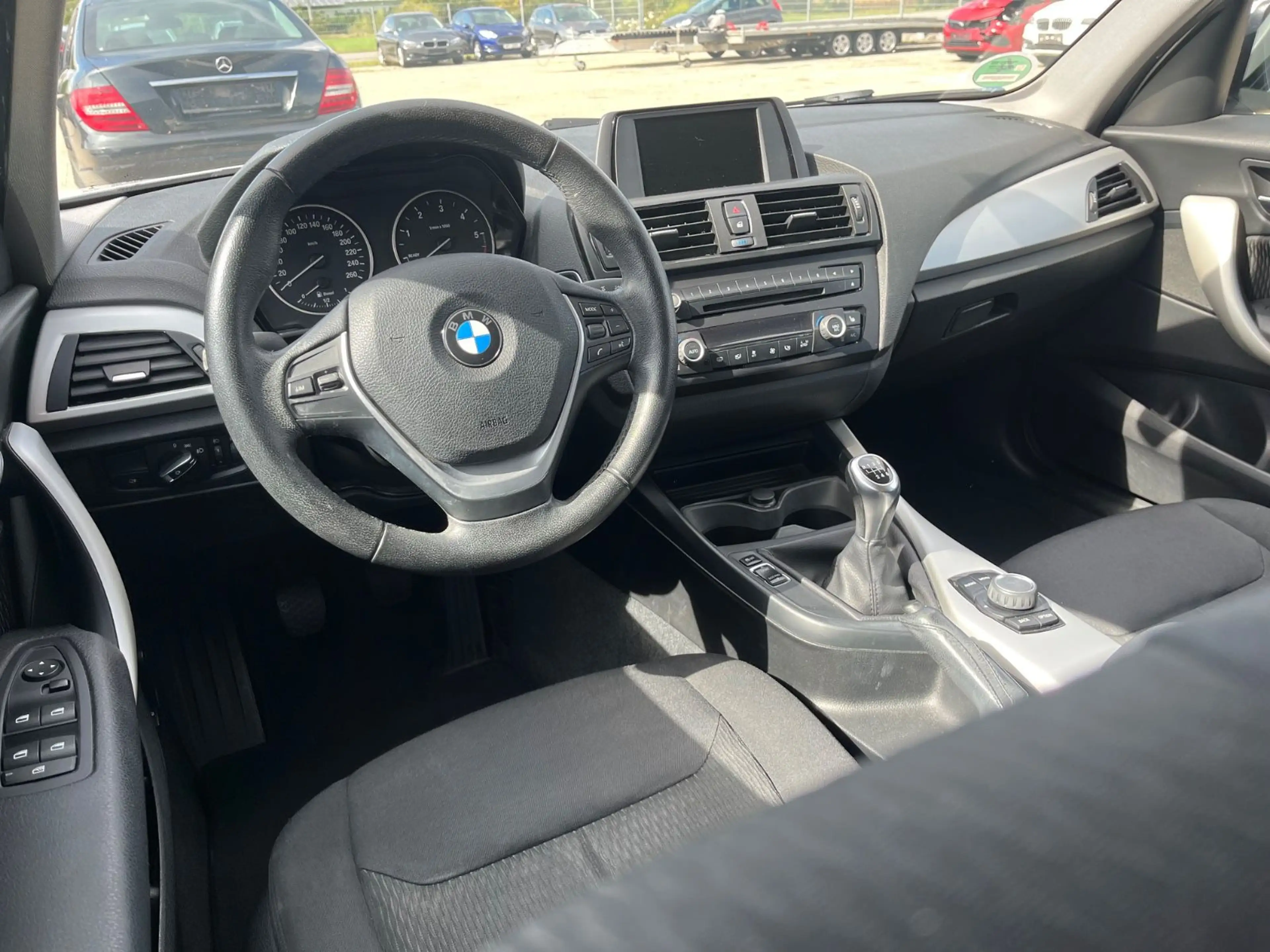 BMW 118 d Limo 5-trg. 8-fach Alu 2.Hand TOP Zustand — photo 14