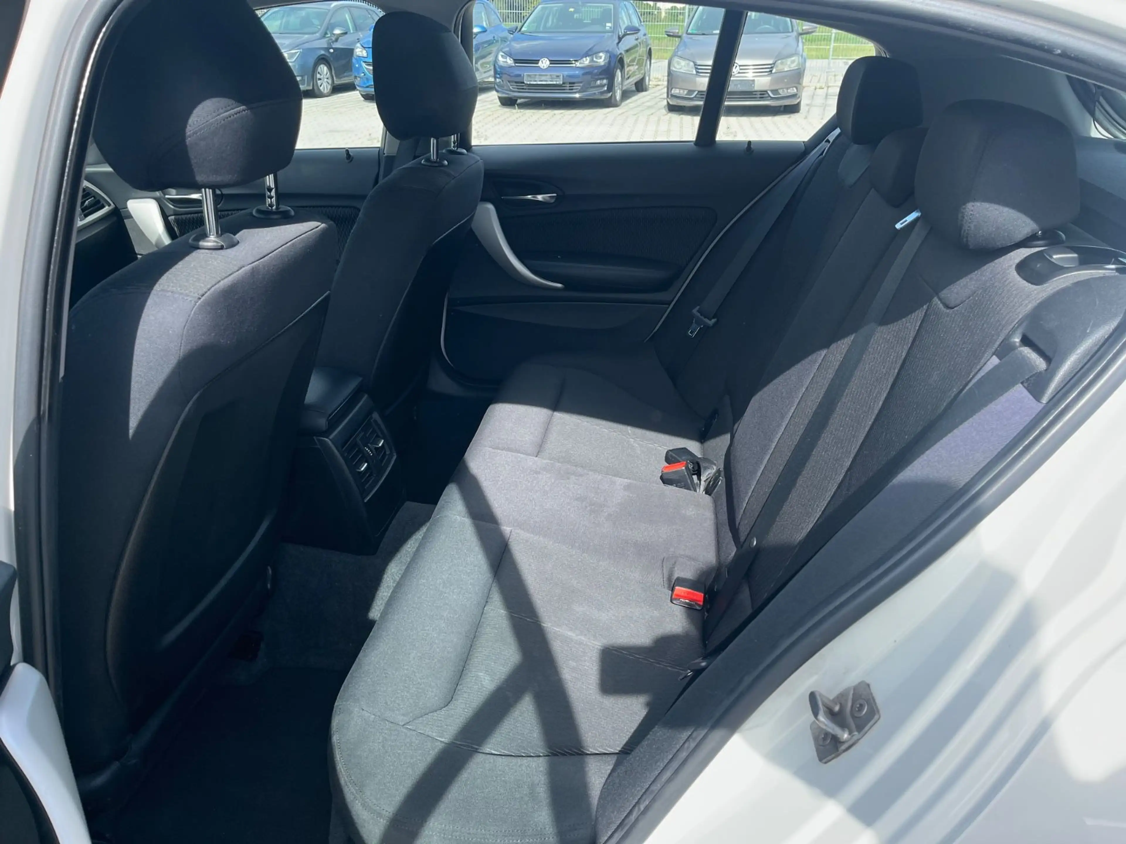 BMW 118 d Limo 5-trg. 8-fach Alu 2.Hand TOP Zustand — photo 15
