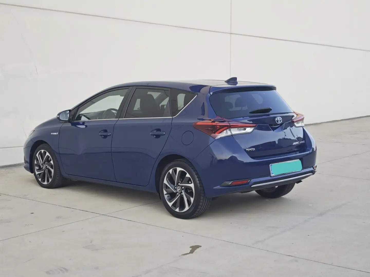 Toyota Auris hybrid 140H Business Azul - 2