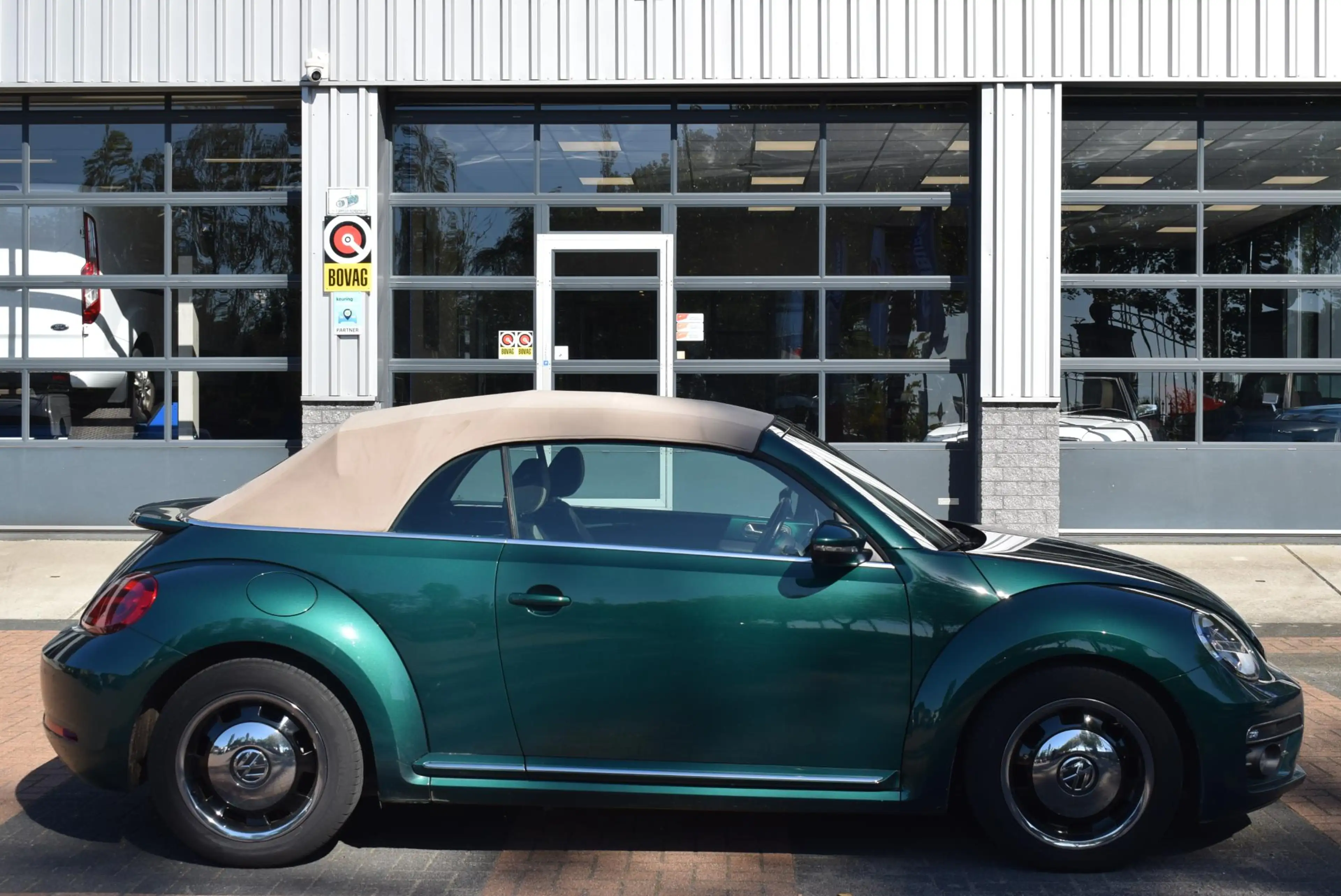 Volkswagen Beetle Cabriolet 1.2 TSI Exclusive Series Navi Airco Km 7 — photo 3