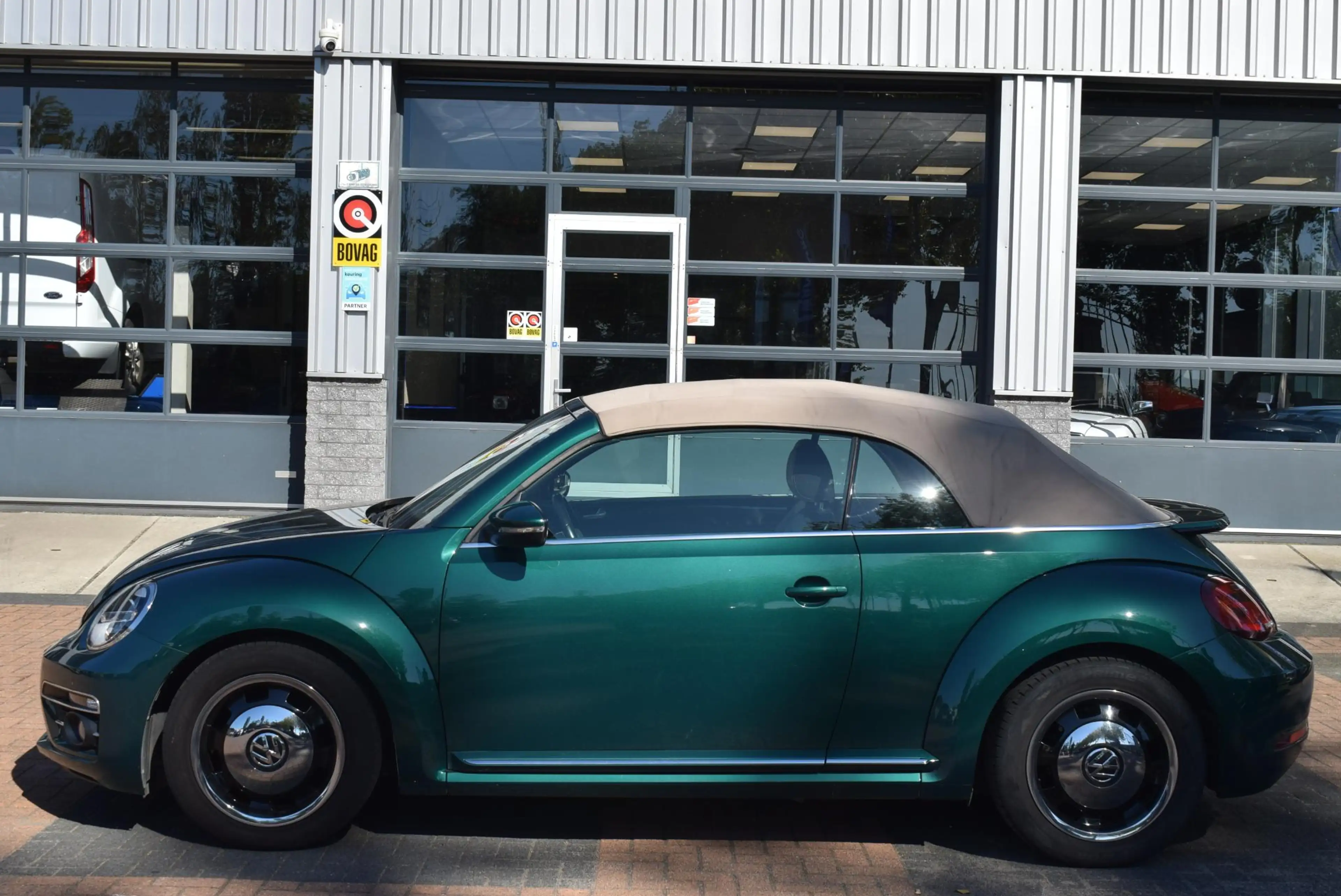 Volkswagen Beetle Cabriolet 1.2 TSI Exclusive Series Navi Airco Km 7 — photo 5