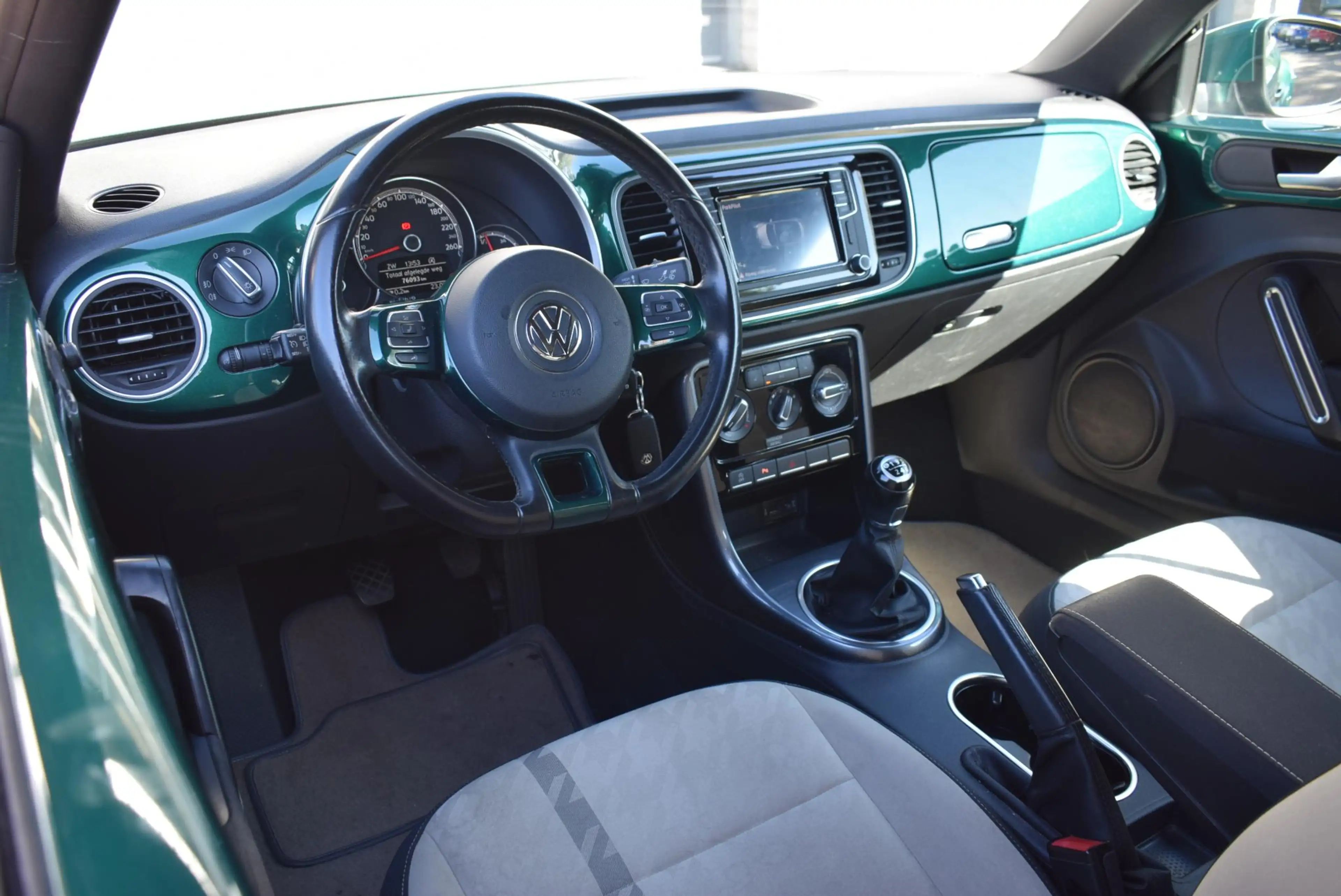 Volkswagen Beetle Cabriolet 1.2 TSI Exclusive Series Navi Airco Km 7 — photo 8
