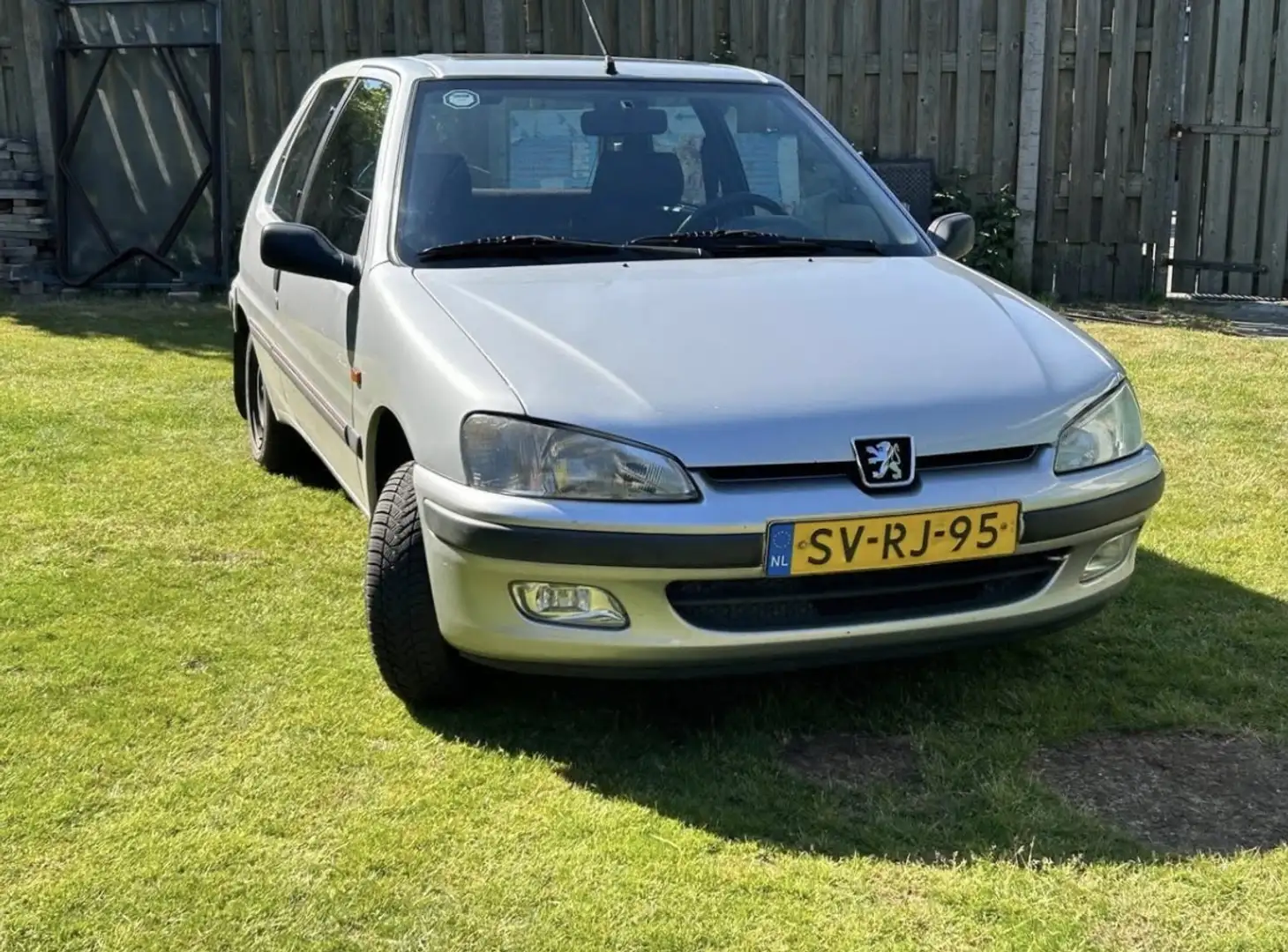 Peugeot 205 1.1 Accent Gris - 1