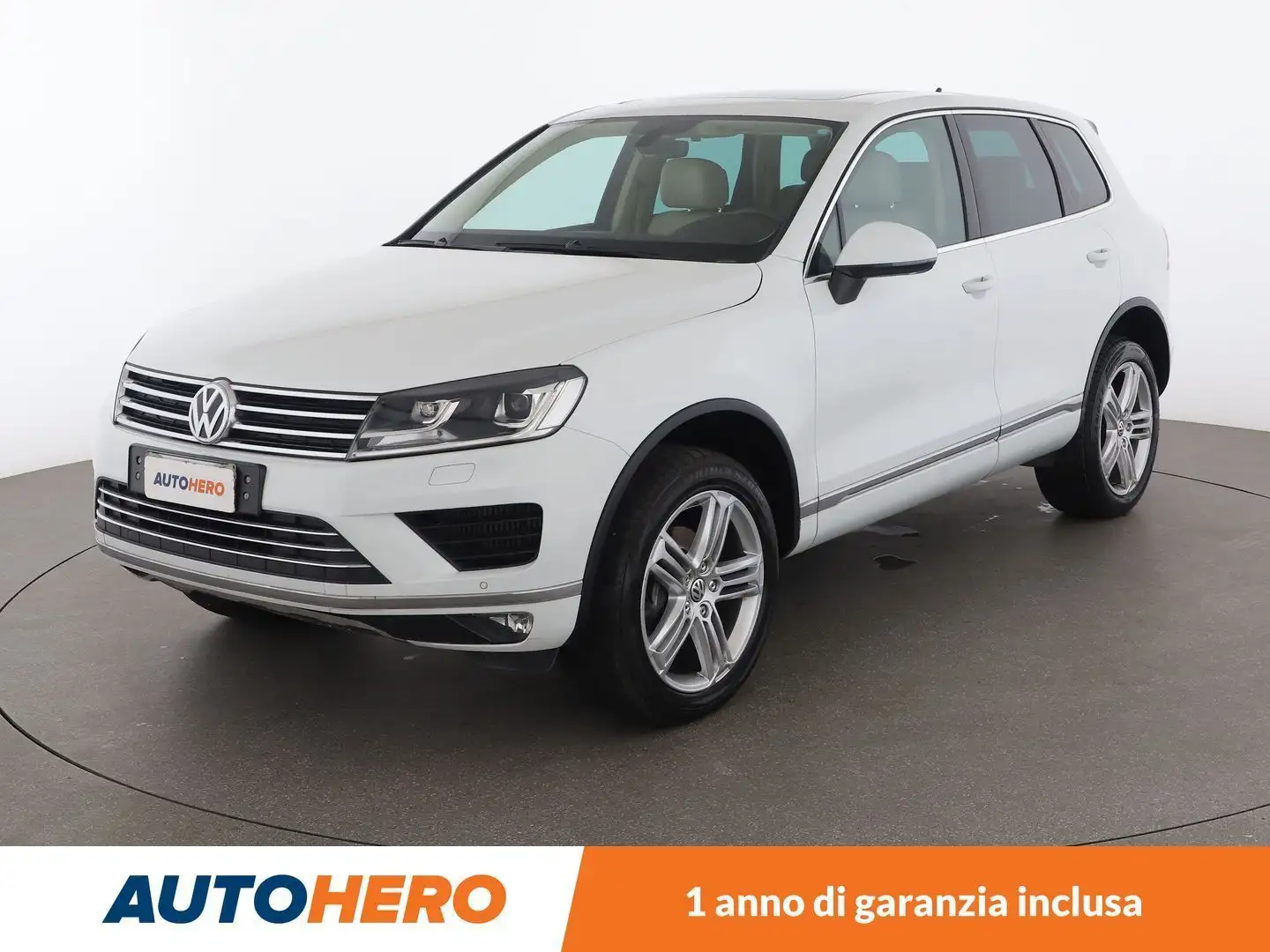Volkswagen Touareg 3.0 V6 TDI Executive 262 CV Bianco - 1