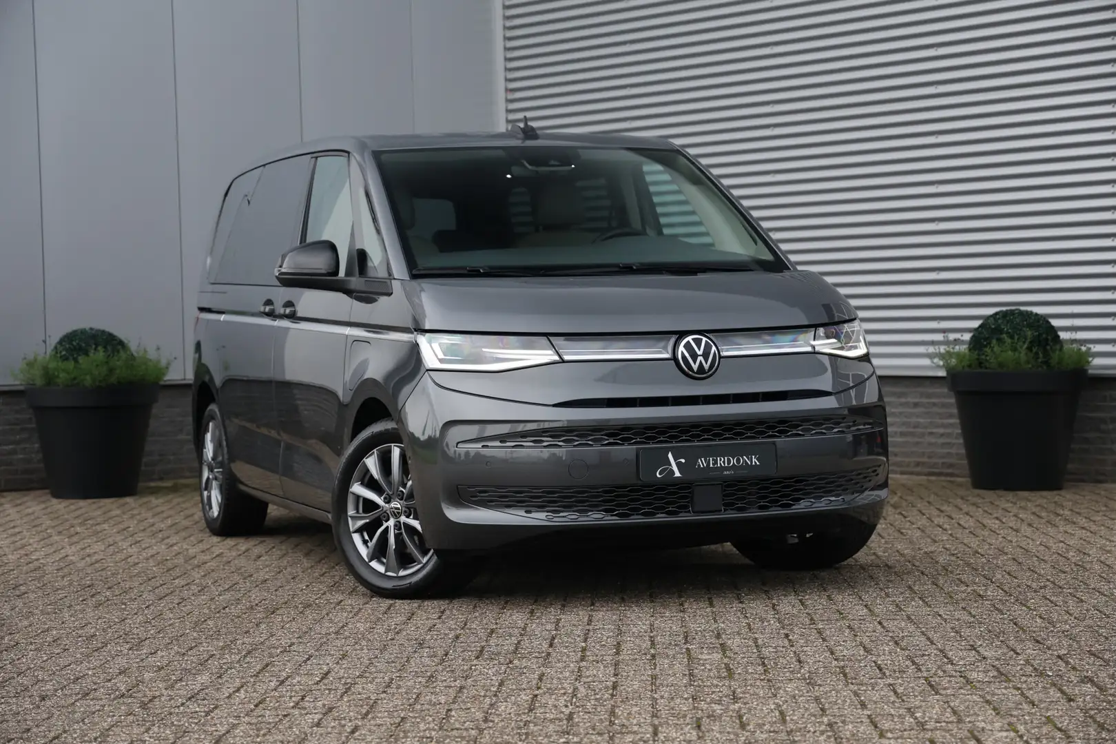 Volkswagen T7 Multivan 1.4 eHybrid L1H1 Style 7P 218PK Elektrische Schuif Gris - 1
