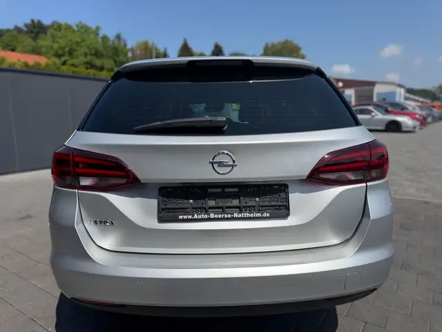 Opel Astra view 6