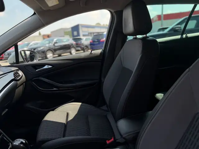 Opel Astra view 11