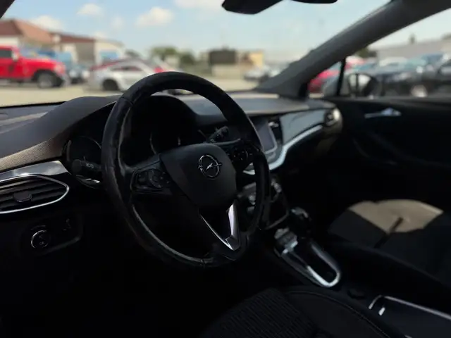 Opel Astra view 10
