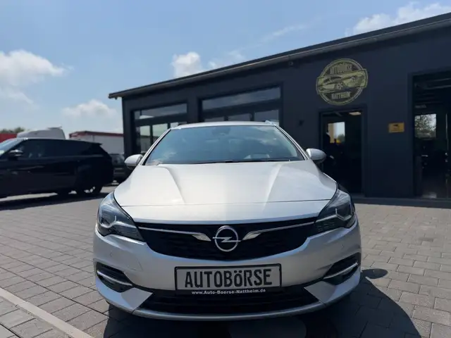Opel Astra view 2