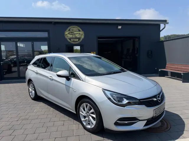 Opel Astra main image