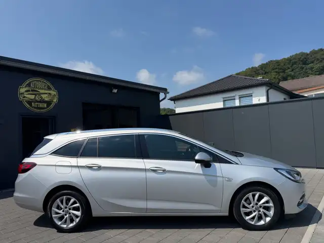 Opel Astra view 8