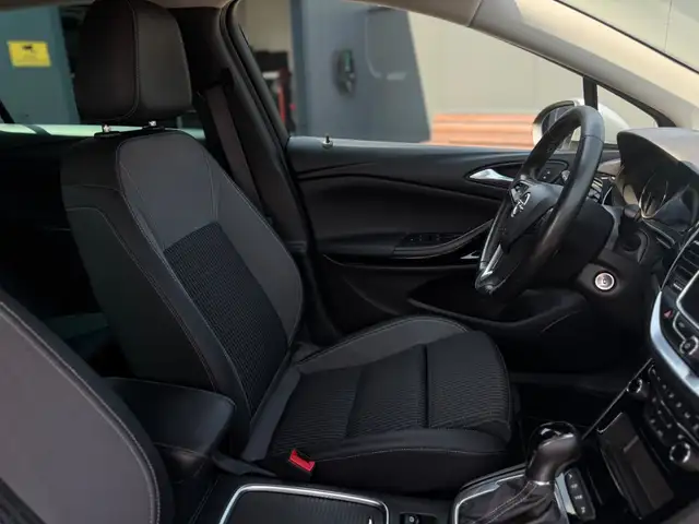 Opel Astra view 15