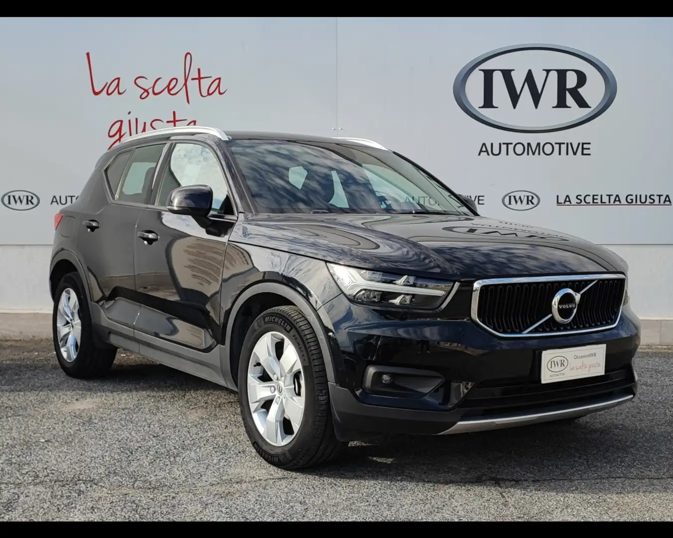 Volvo XC40 (2017-->) - XC40 T3 Momentum Pro Noir - 1