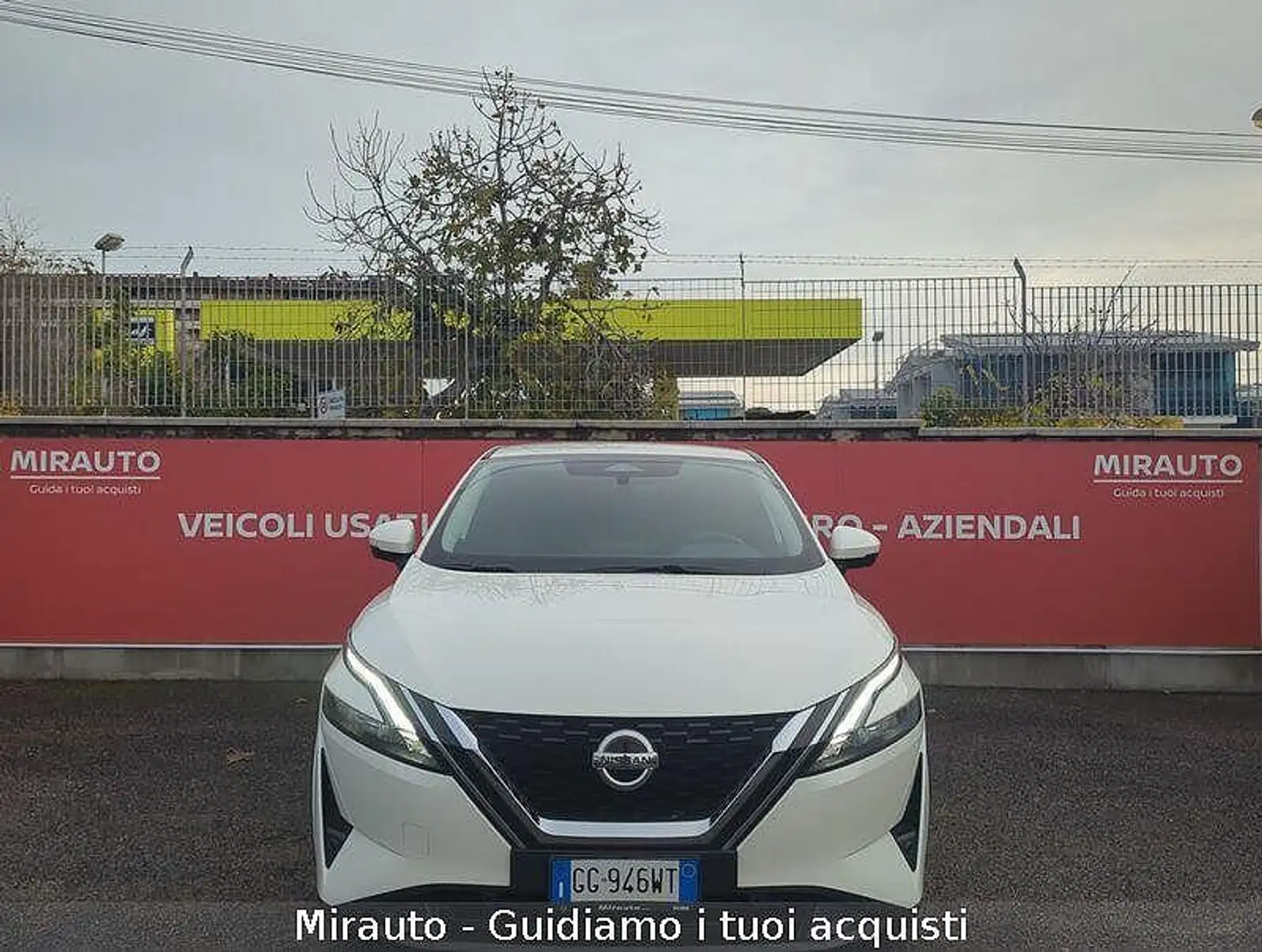 Nissan Qashqai MHEV 140 CV N-Connecta Weiß - 2