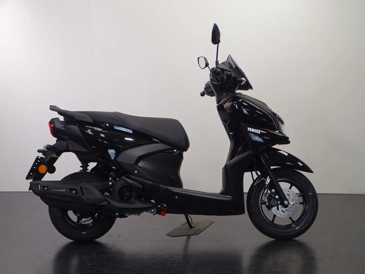 Yamaha RayZR Schwarz - 1