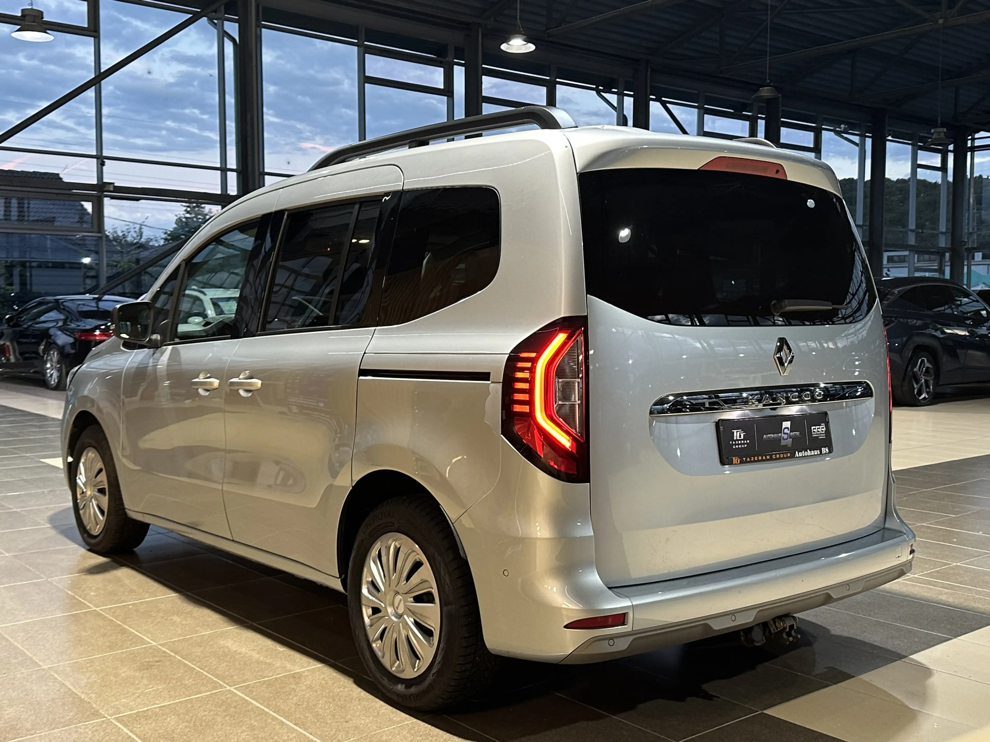 Renault Kangoo Edition One*Navi*R.Cam*AHK*SHZ*Teilleder — photo 4