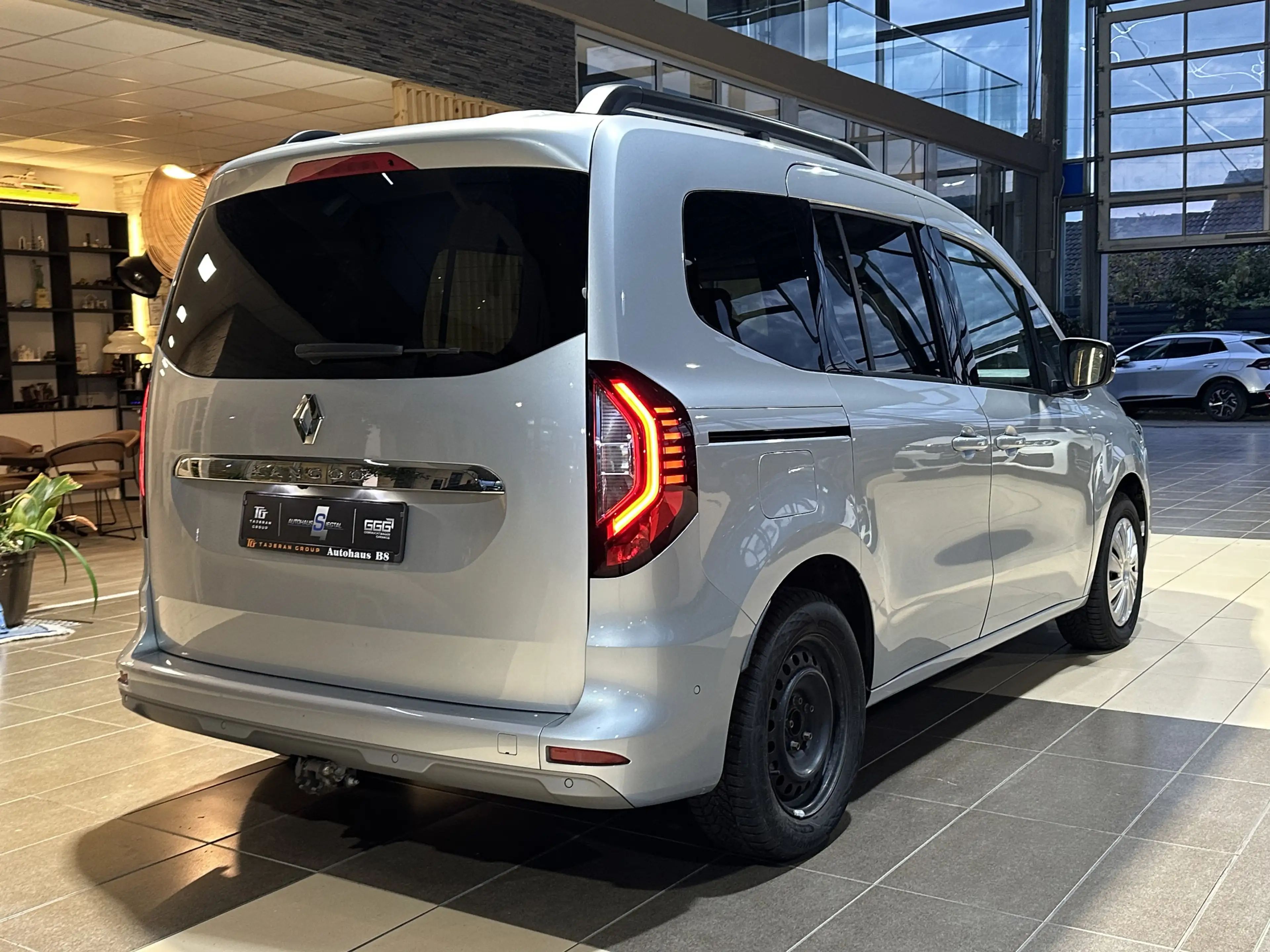 Renault Kangoo Edition One*Navi*R.Cam*AHK*SHZ*Teilleder — photo 8