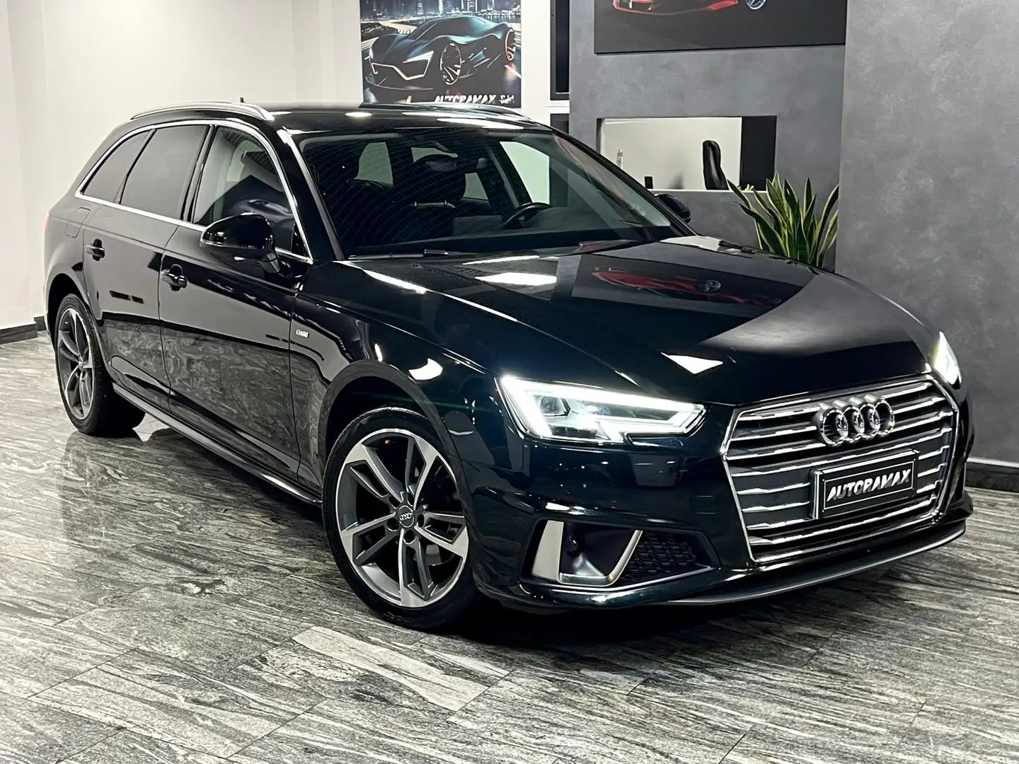 Audi A4 AVANT S LINE 170 CV S-TRONIC Noir - 1