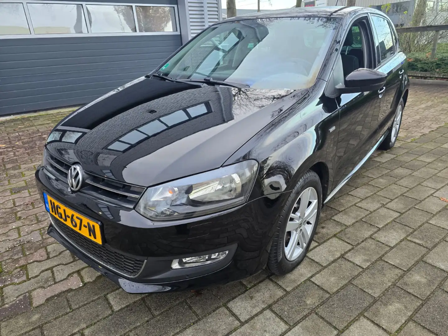 Volkswagen Polo 1.2 12 V LIVE BLUE MOTION COMFORTLINE Schwarz - 1