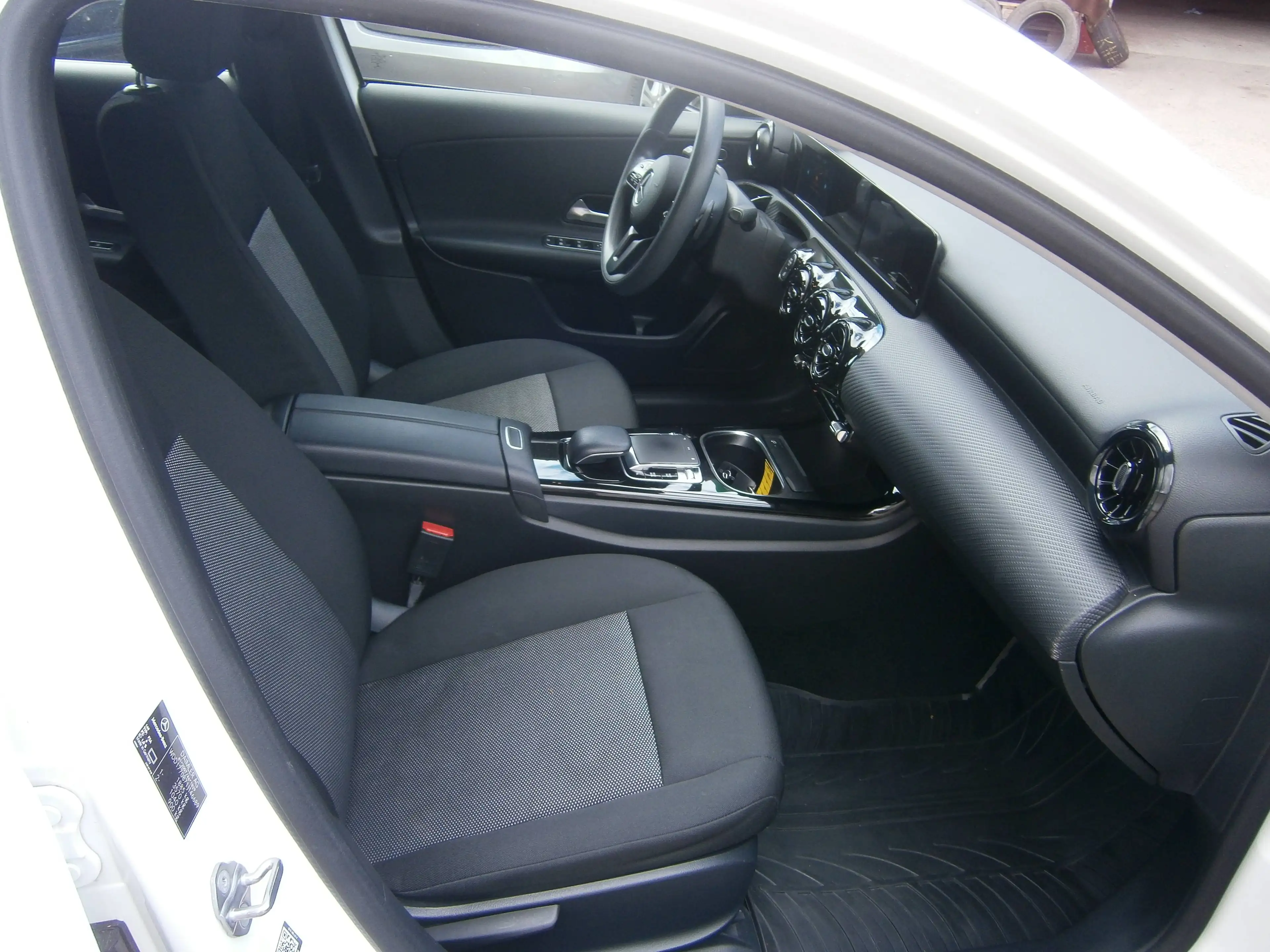 Mercedes-Benz A 200 A-Klasse 7G-DCT Edition 1 — photo 7