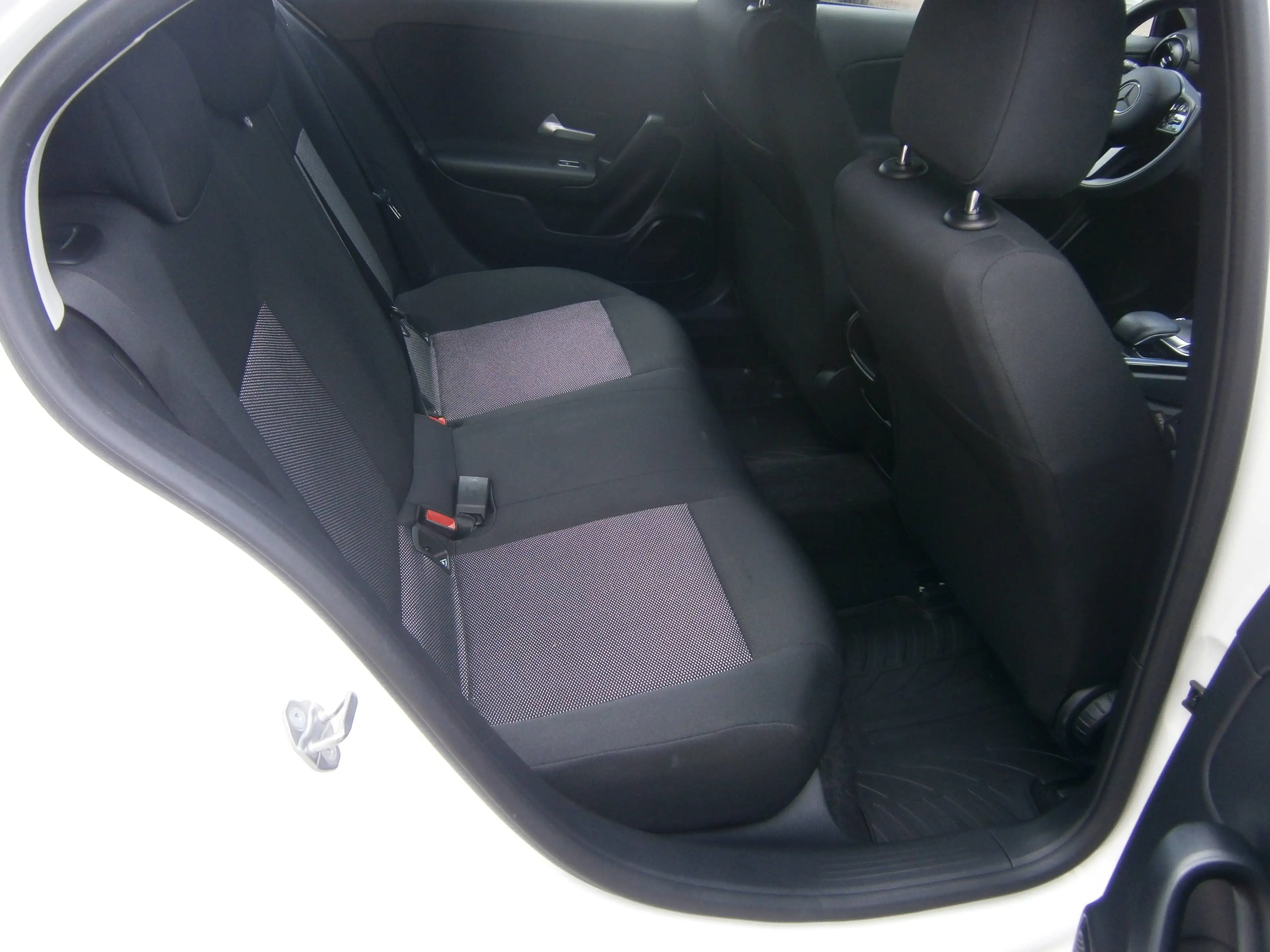 Mercedes-Benz A 200 A-Klasse 7G-DCT Edition 1 — photo 6