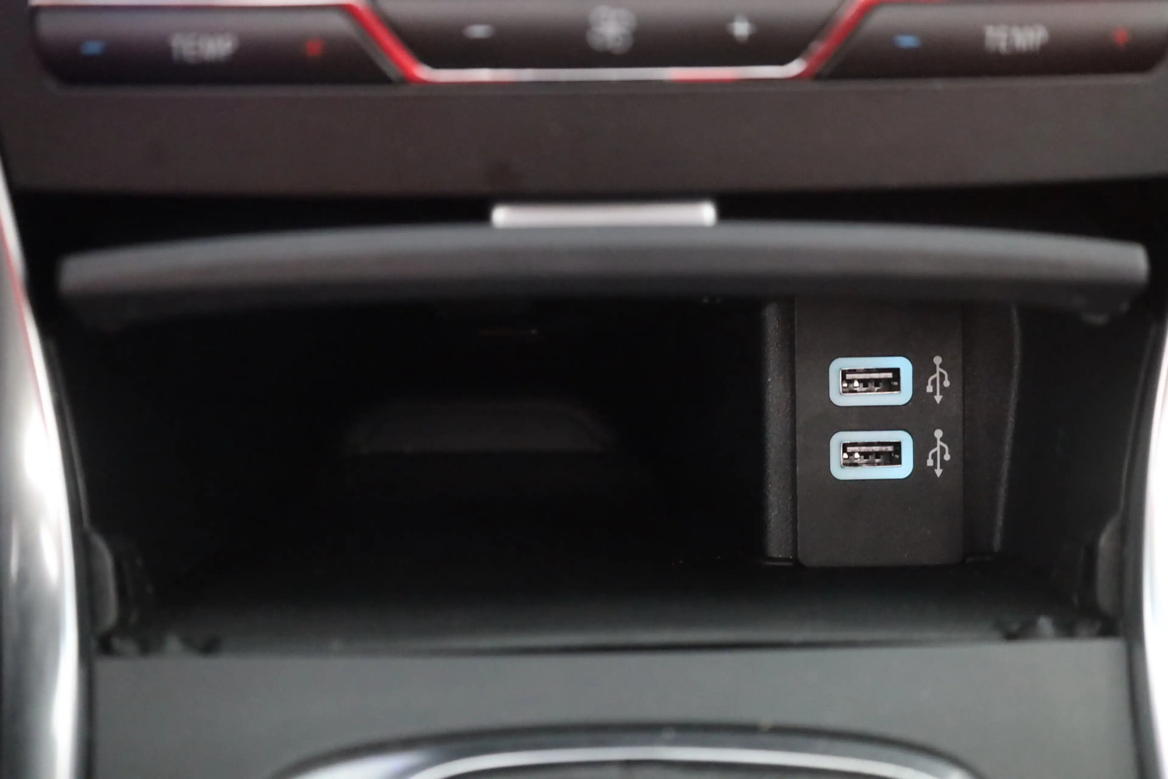 Ford Edge 2.0 TDCi Sport AWD LED Navi Sitzbelüftung — photo 14