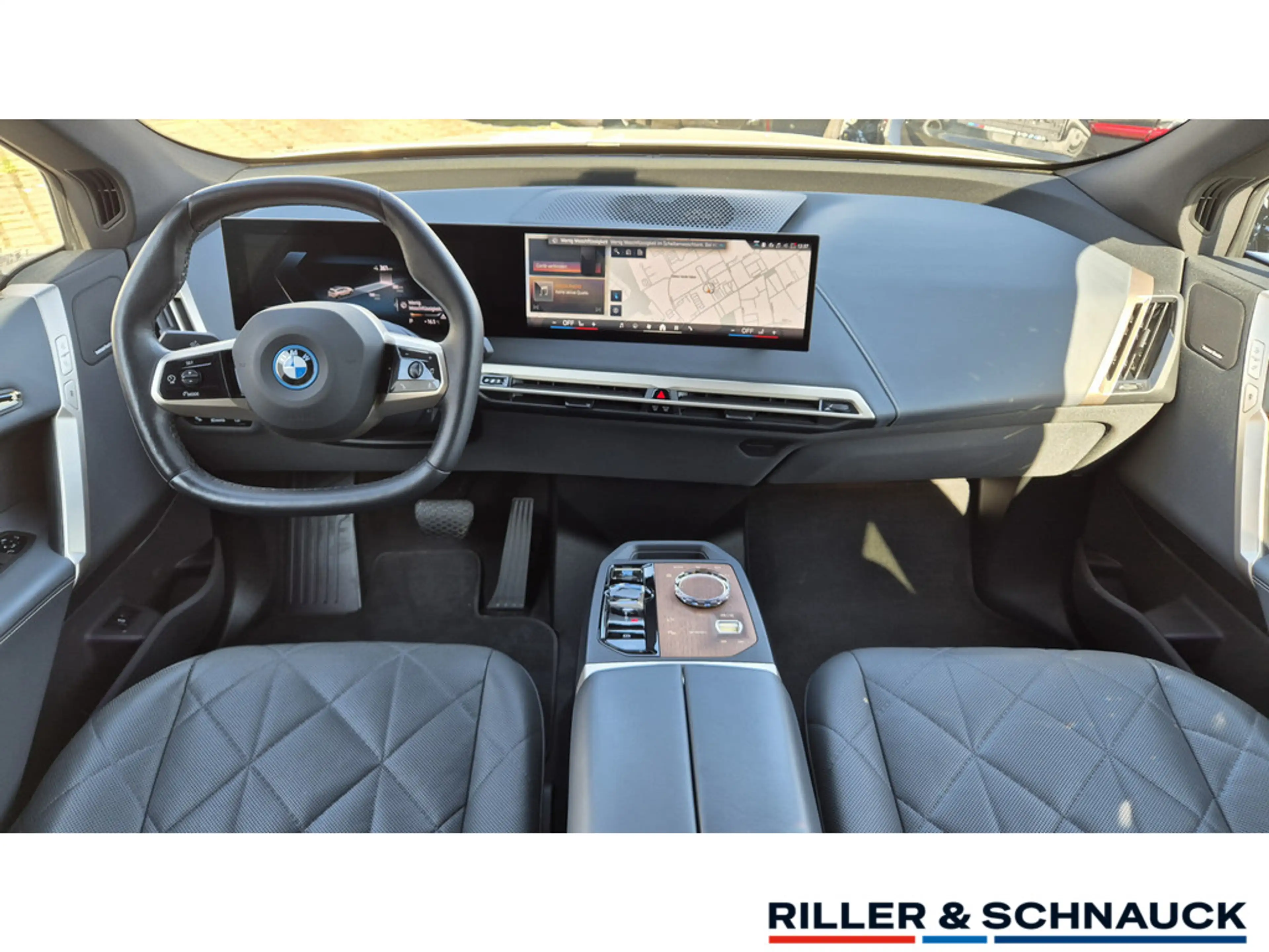 BMW iX 40 Sport AHK+LASER+ACC+H&K+KAM+SITZBELÜ — photo 7