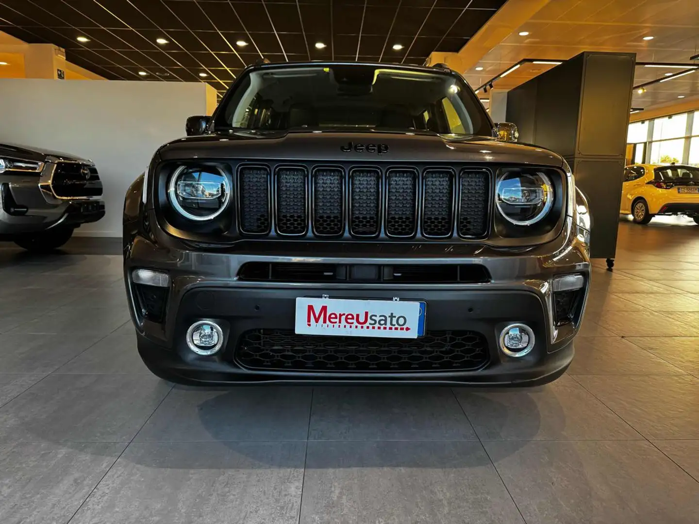 Jeep Renegade 1.3 T4 DDCT Limited Grijs - 2