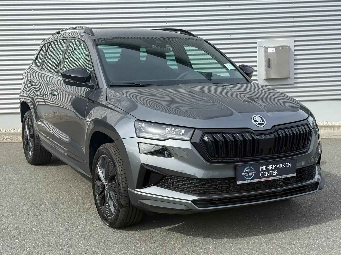 Skoda Karoq Sportline 1.5 TSI 150 PS DSG AHK/KAMERA Grau - 2